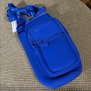 MYTAGALONGS Everleigh Neoprene Water Bottle in Cobalt